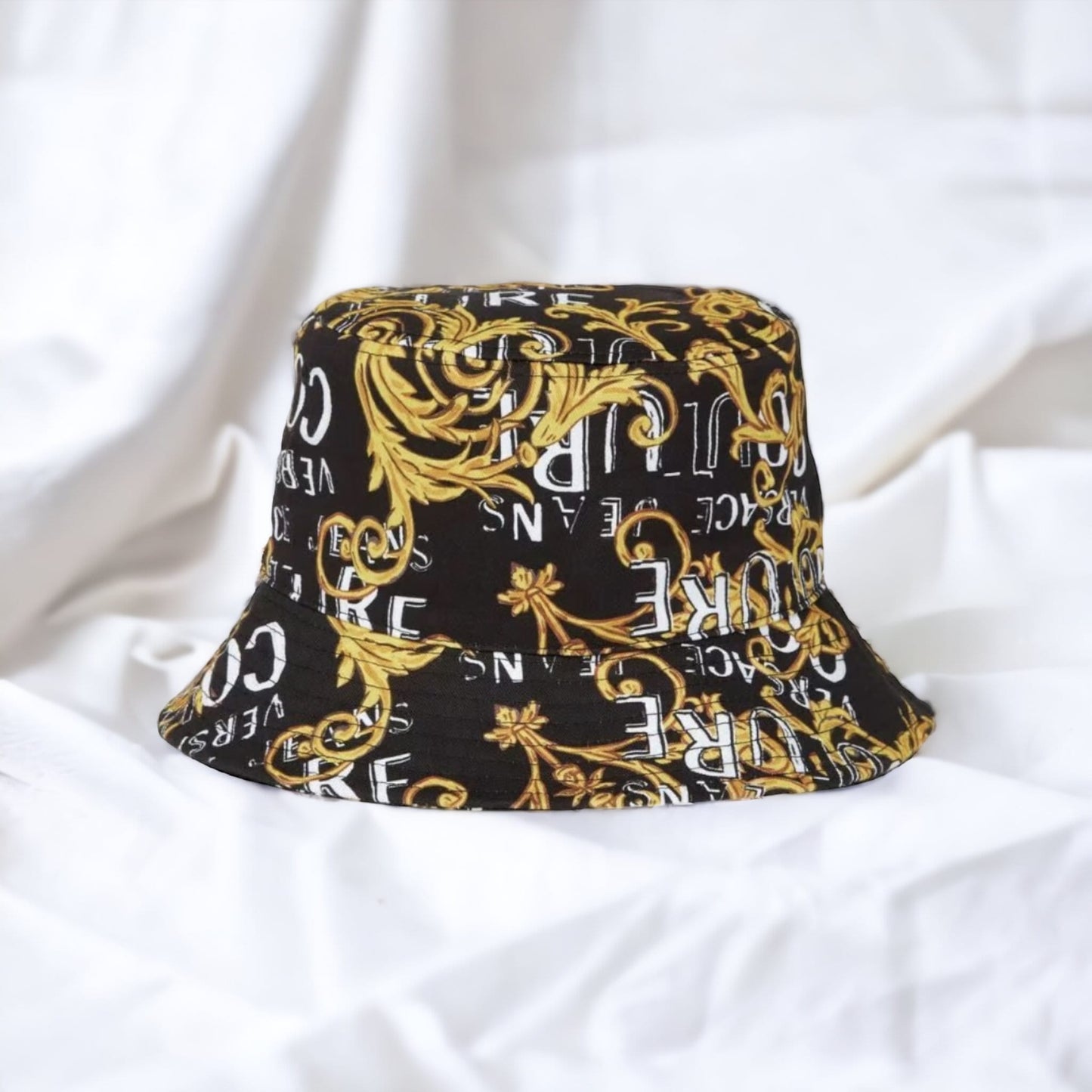 Versace Jeans Couture Logo Deze canvas Bucket Hat  74GAZK06 ZG162 G89
